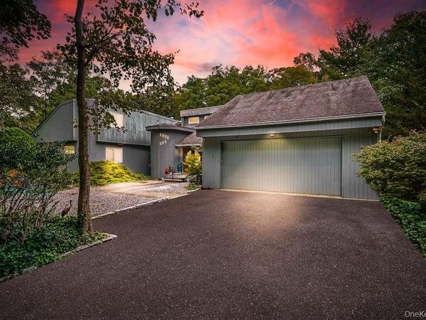 271 Bread And Cheese Hollow Road, Northport, NY 11768