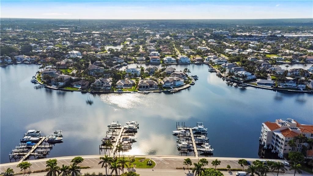 4651 Gulf Shore Blvd N, Unit 1805, Naples, FL 34103 Photo