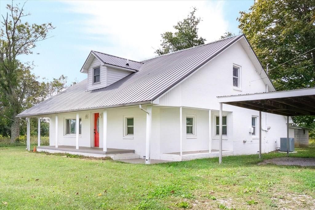 1062 Pleasant Hill Rd, Sparta, TN 38583 Main Photo