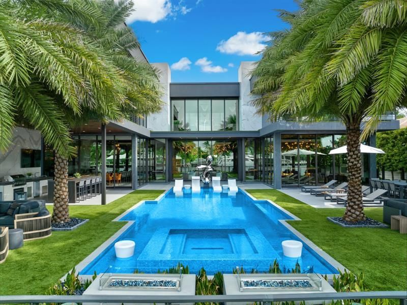 671 Middle River Dr, Fort Lauderdale, FL 33304 Photo