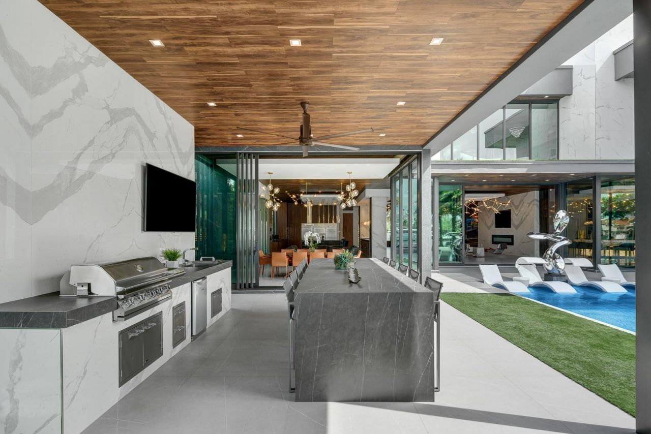 671 Middle River Drive, Fort Lauderdale, FL 33304 Photo