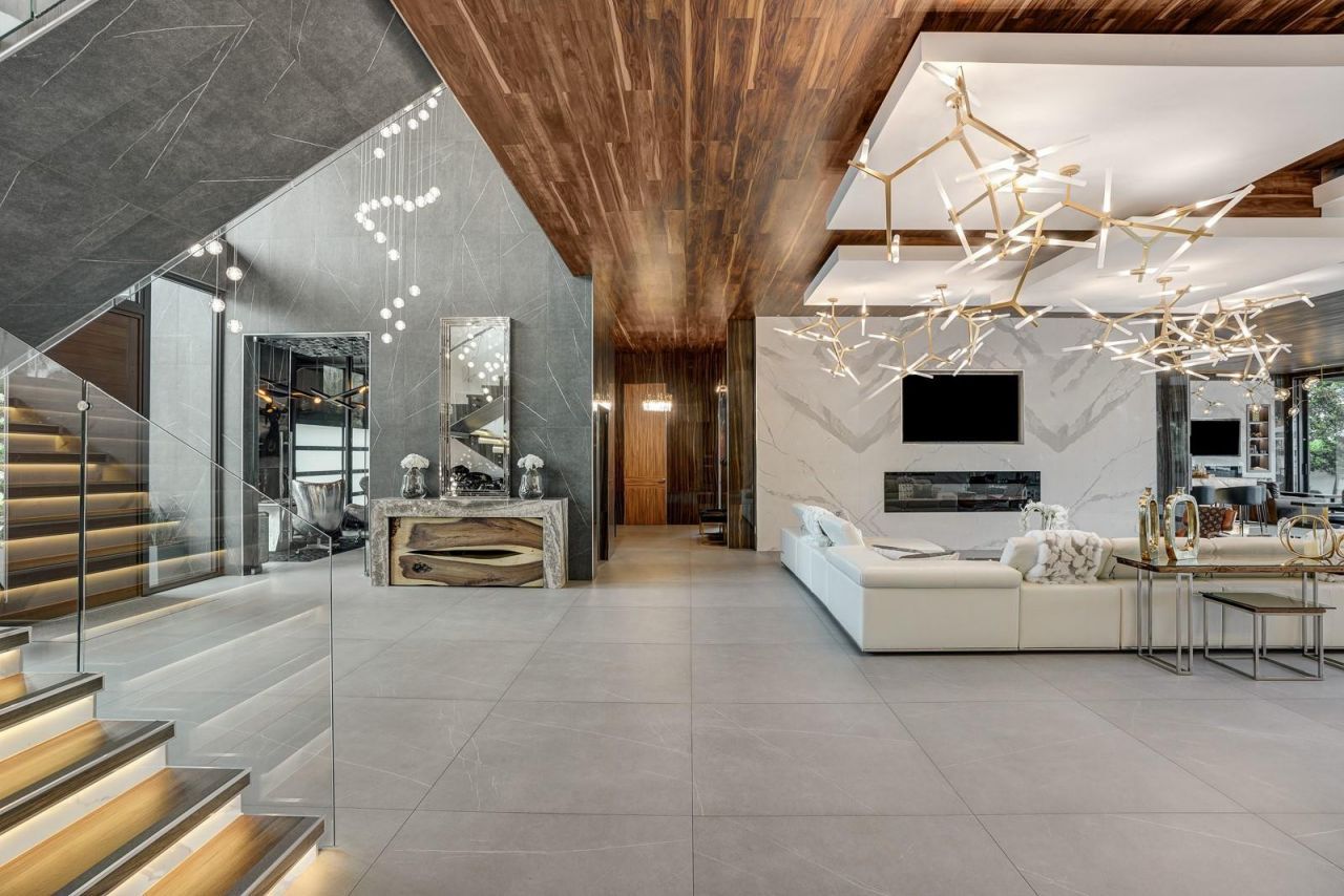 671 Middle River Drive, Fort Lauderdale, FL 33304 Photo