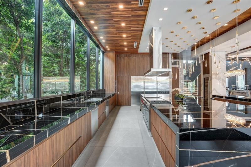 671 Middle River Dr, Fort Lauderdale, FL 33304 Photo