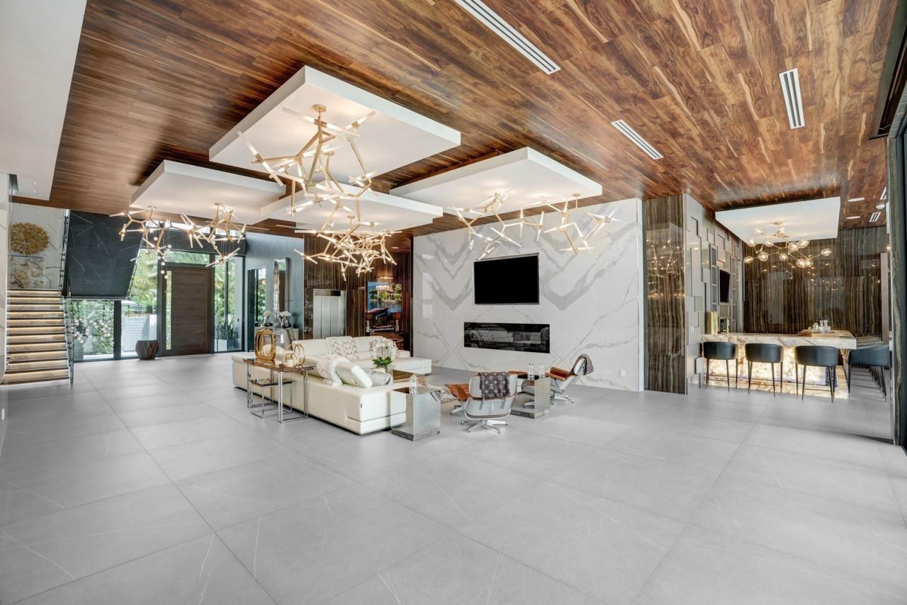 671 Middle River Drive, Fort Lauderdale, FL 33304 Photo