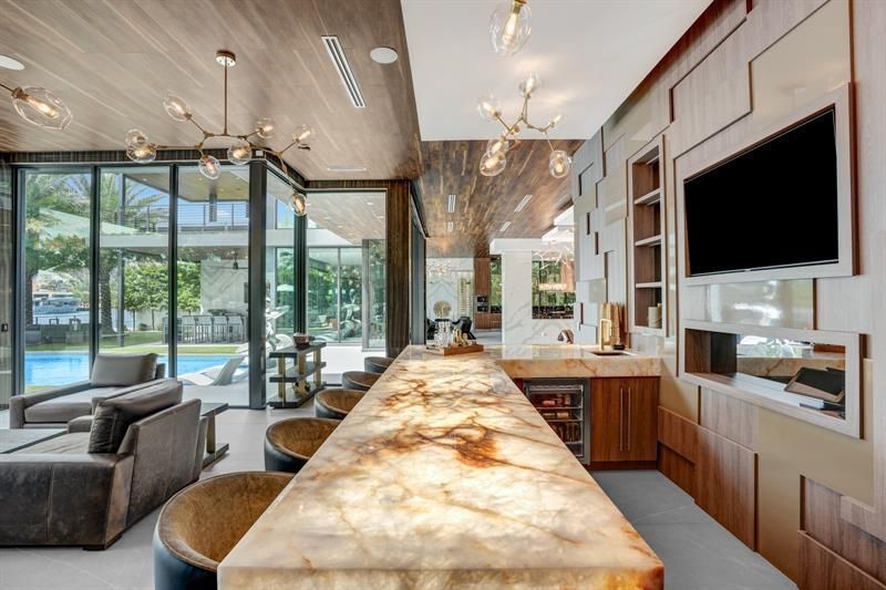 671 Middle River Dr, Fort Lauderdale, FL 33304 Photo