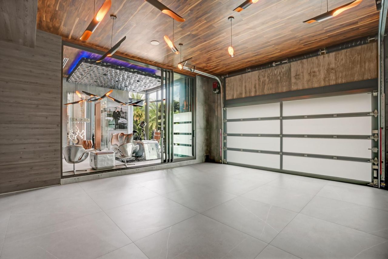 671 Middle River Drive, Fort Lauderdale, FL 33304 Photo