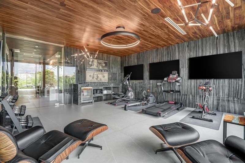 671 Middle River Dr, Fort Lauderdale, FL 33304 Photo