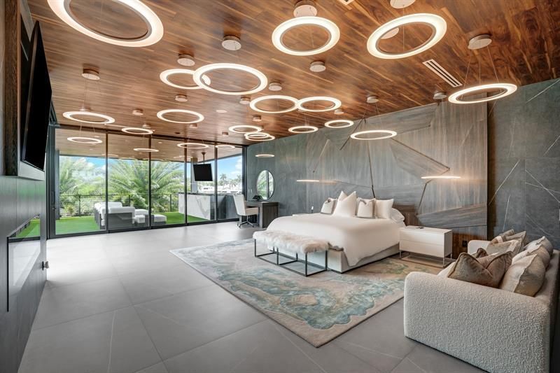 671 Middle River Dr, Fort Lauderdale, FL 33304 Photo