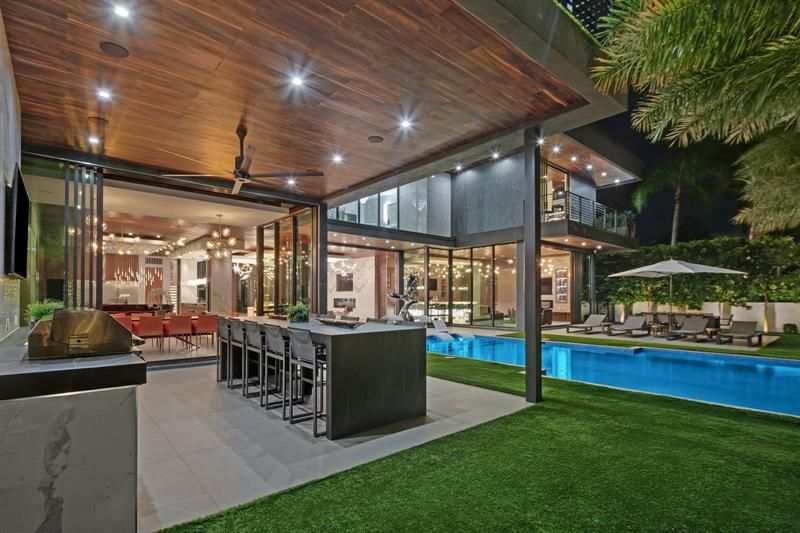 671 Middle River Dr, Fort Lauderdale, FL 33304 Photo