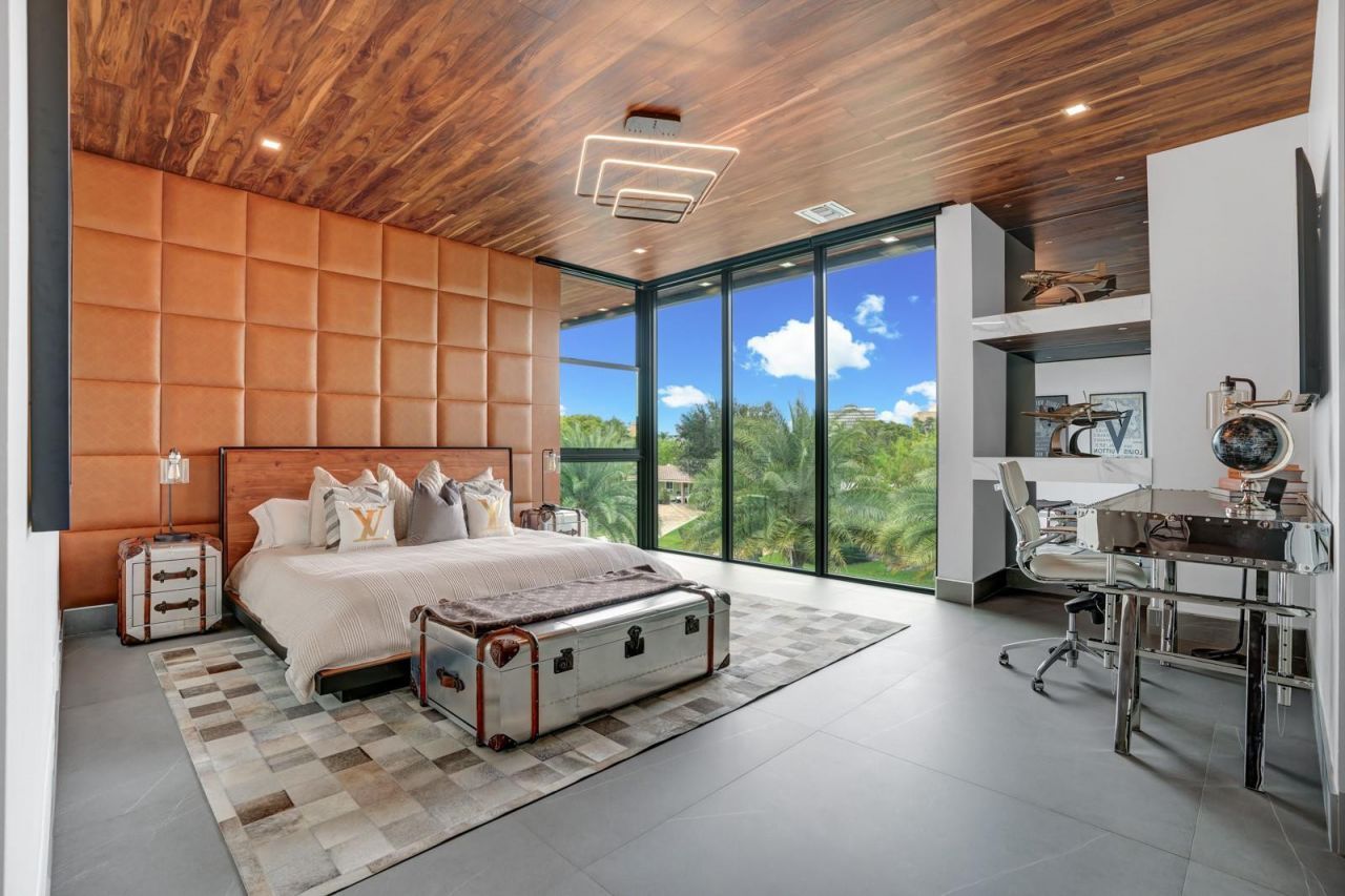 671 Middle River Drive, Fort Lauderdale, FL 33304 Photo