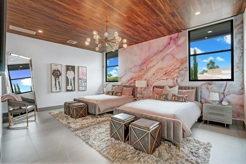 671 Middle River Dr, Fort Lauderdale, FL 33304 Photo