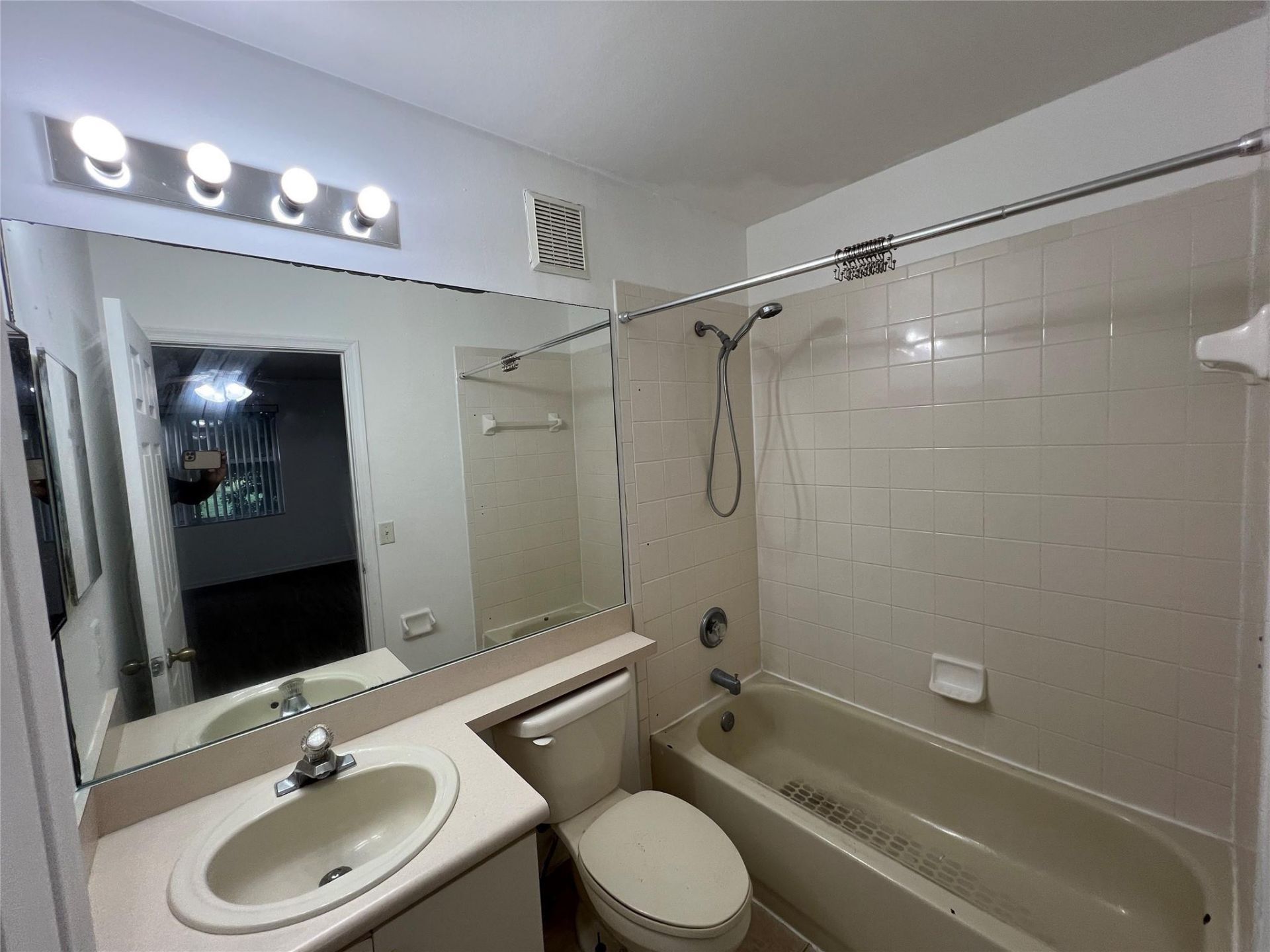 6756 Sienna Club Drive, Unit 6756, Lauderhill, FL 33319 Photo