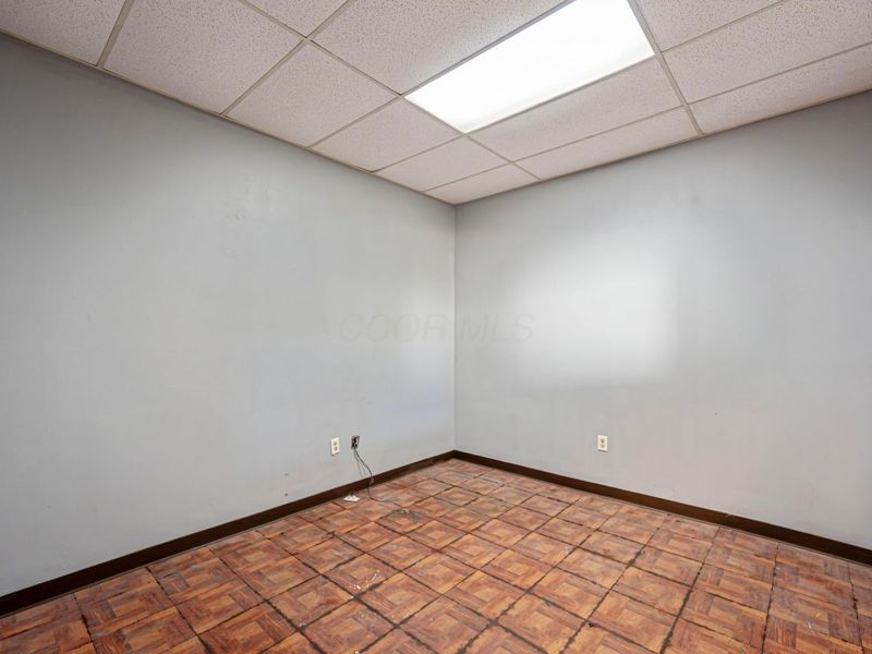 3895 Sullivant Avenue, Columbus, OH 43228 Photo 14
