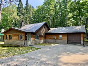 111 Petoskey Drive, Lyon Twp, MI 48653