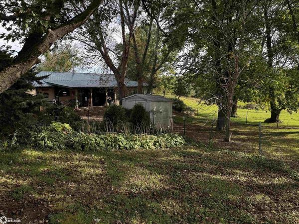 11612 Rte V64, Douds, IA 52551