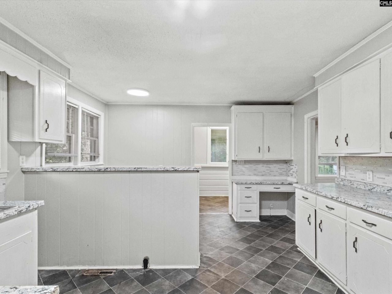 5018 N Main Street Photo 10