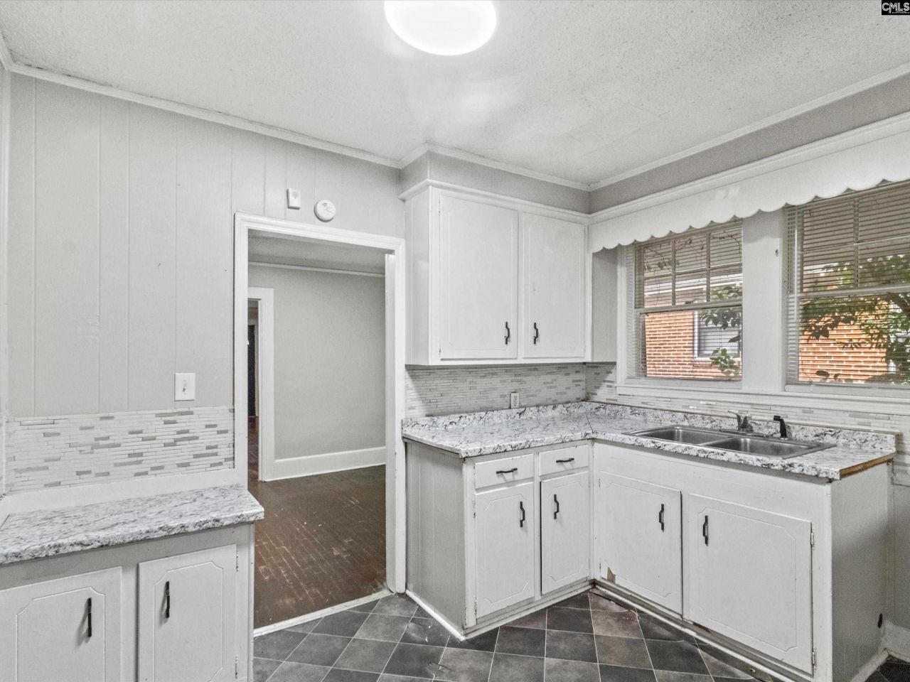 5018 N Main Street Photo 11