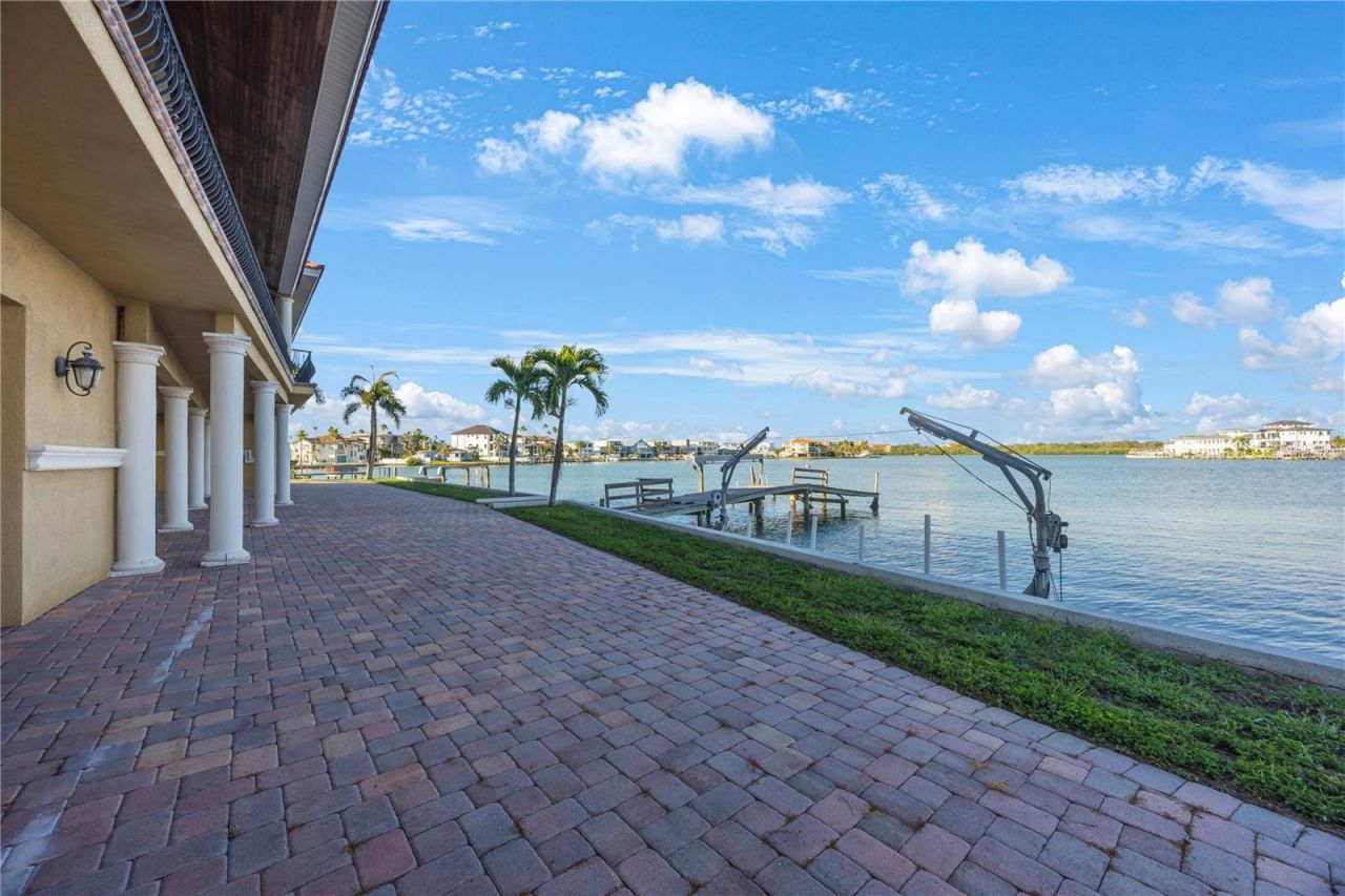 736 Pruitt Drive, Madeira Beach, FL 33708 Photo