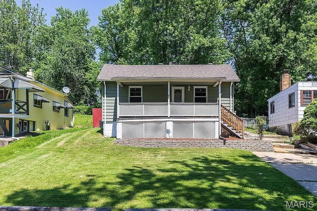 9934 Valley Drive, Saint Louis, MO 63137 Main Photo