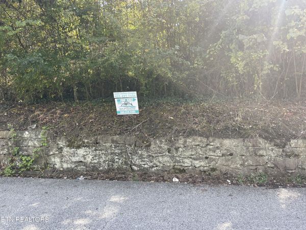 132 Church St, Jellico, TN 37762