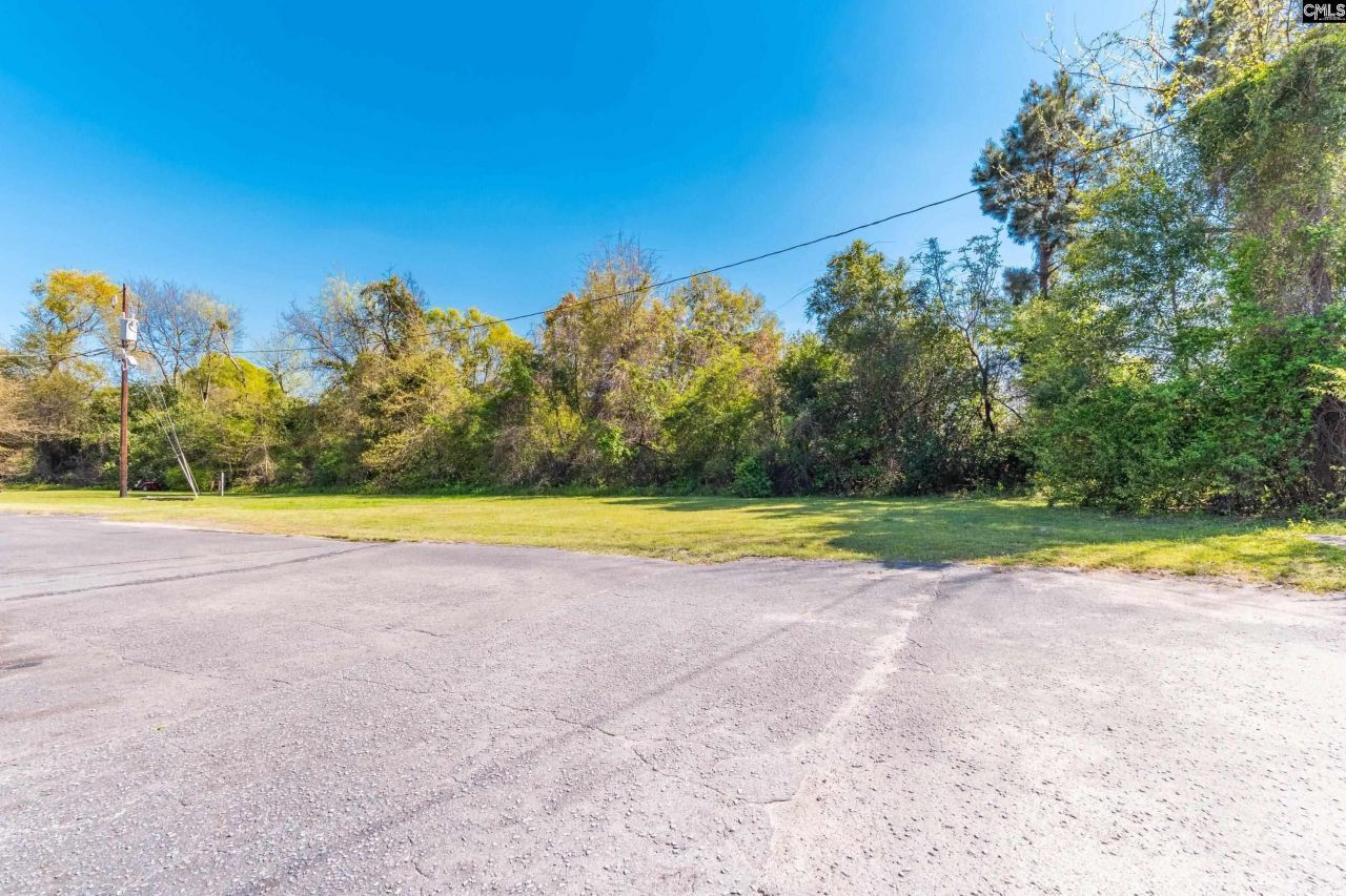 4265 Augusta Road  Photo 9