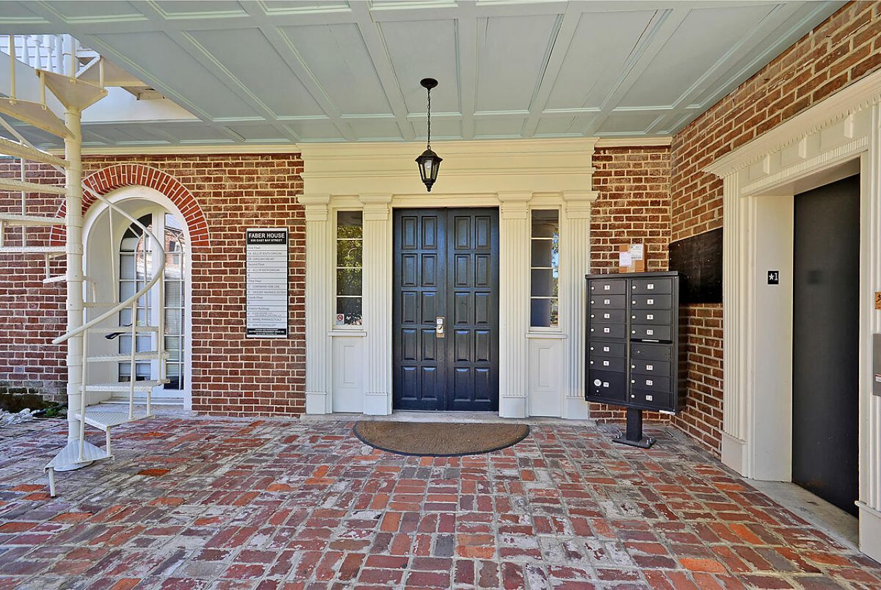 635 East Bay Street Photo 5