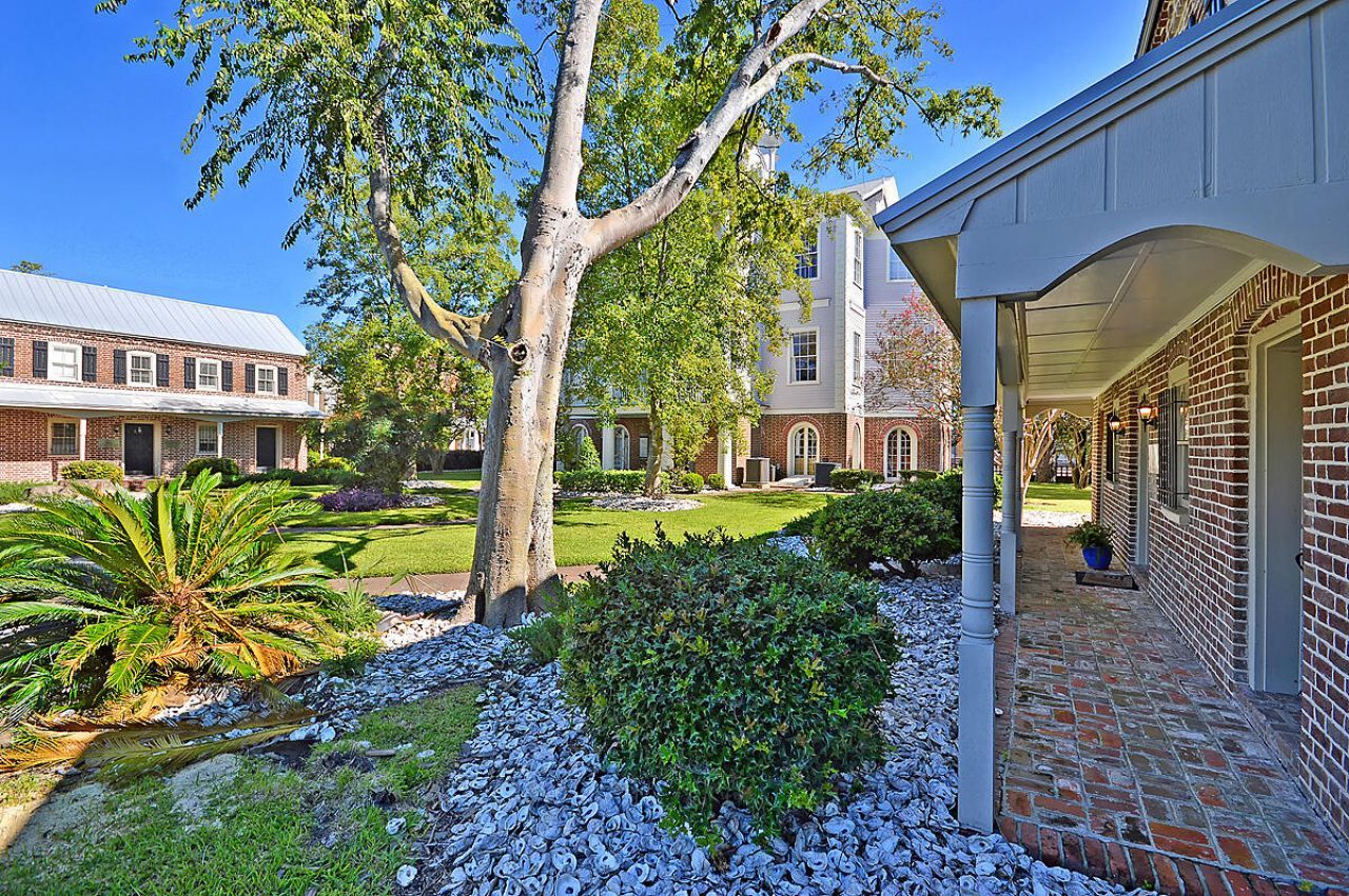 635 East Bay Street Photo 6