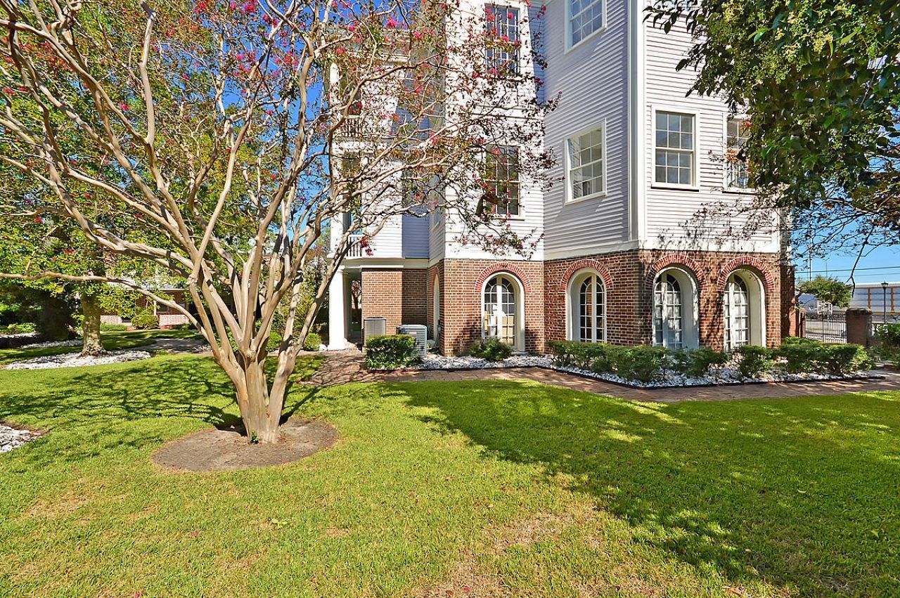 635 East Bay Street Photo 9