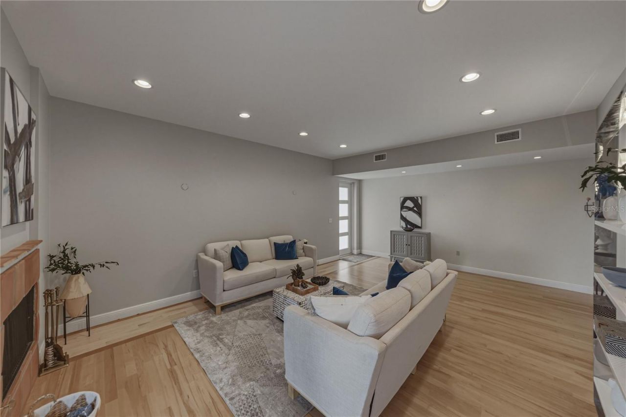 838 Monterey Boulevard Ne, Saint Petersburg, FL 33704 Photo