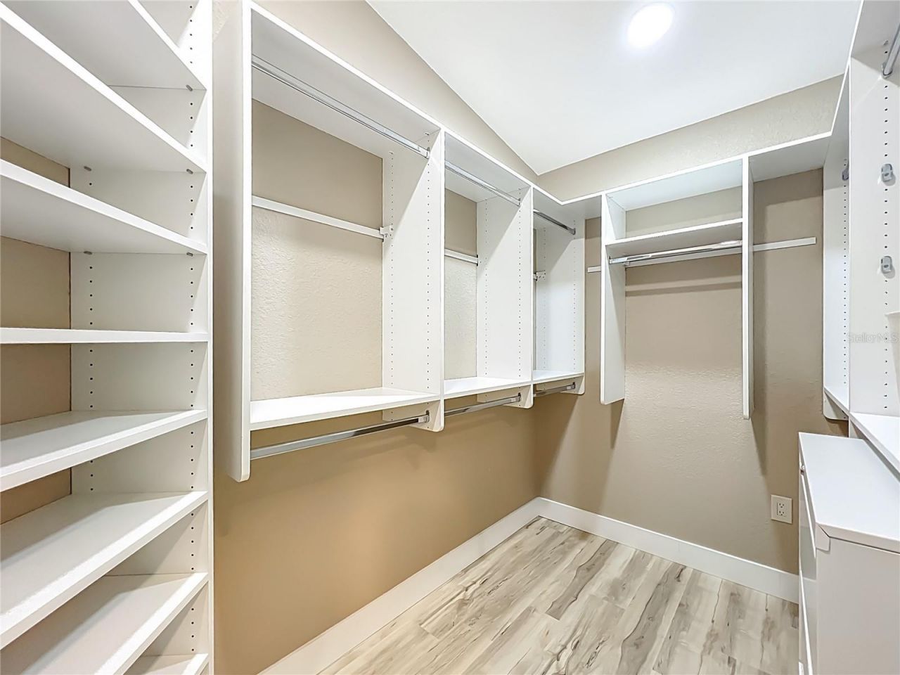 710 SE 1st Court, Crystal River, FL 34429 Photo