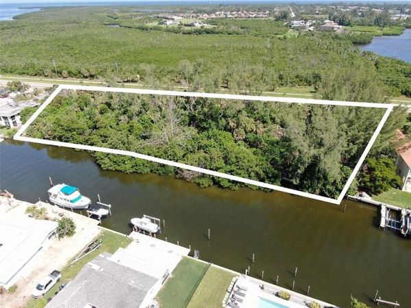 10005 W MANATEE AVENUE W, BRADENTON, FL 34209