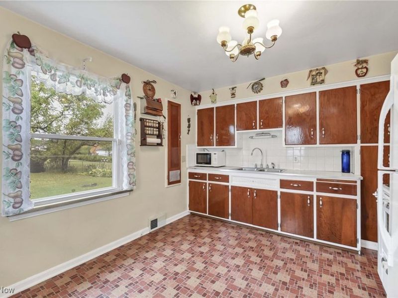 5714 Stickney Avenue, Cleveland, OH 44144 Photo 10