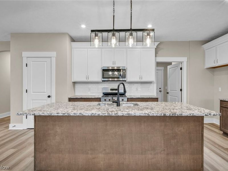 3630 Great Windsor Lane, Green, OH 44685 Photo 11