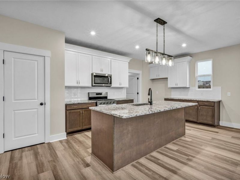 3630 Great Windsor Lane, Green, OH 44685 Photo 9