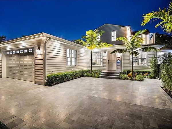 291 Austin Lane, West Palm Beach, FL 33401