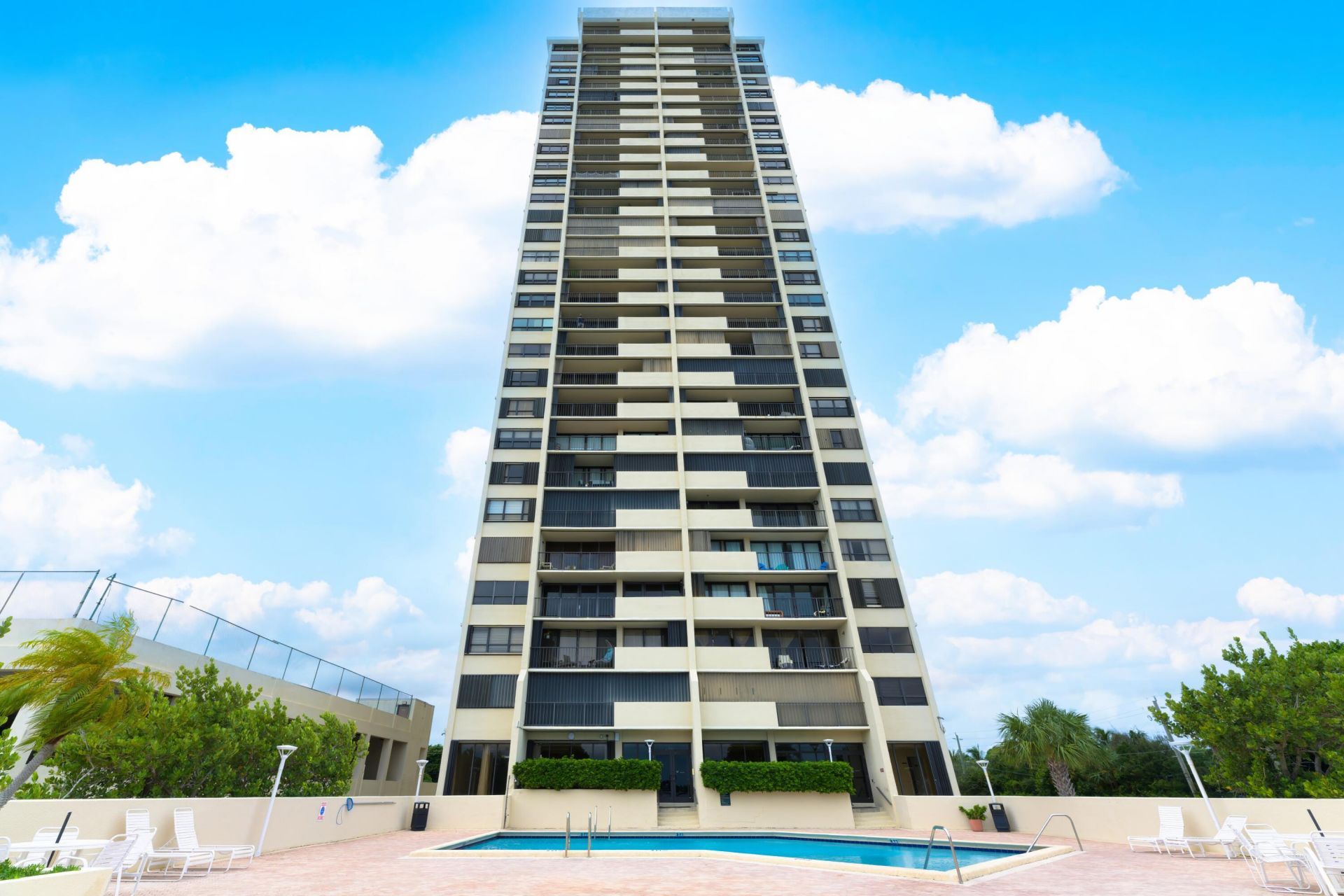 5600 N Flagler Drive, Unit 1207, West Palm Beach, FL 33407 Photo