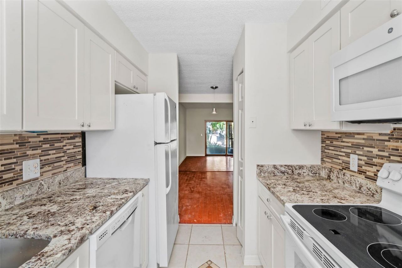 7505 Pitch Pine Circle, Unit 119, Tampa, FL 33617 Photo