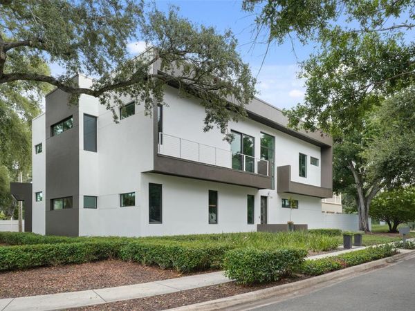 3139 W WAVERLY AVENUE, TAMPA, FL 33629