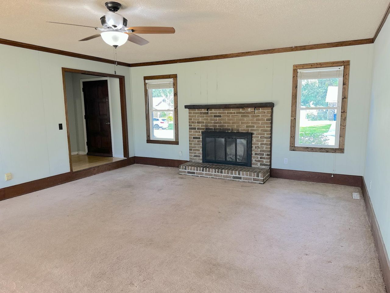 743 Longbranch Drive Photo 3