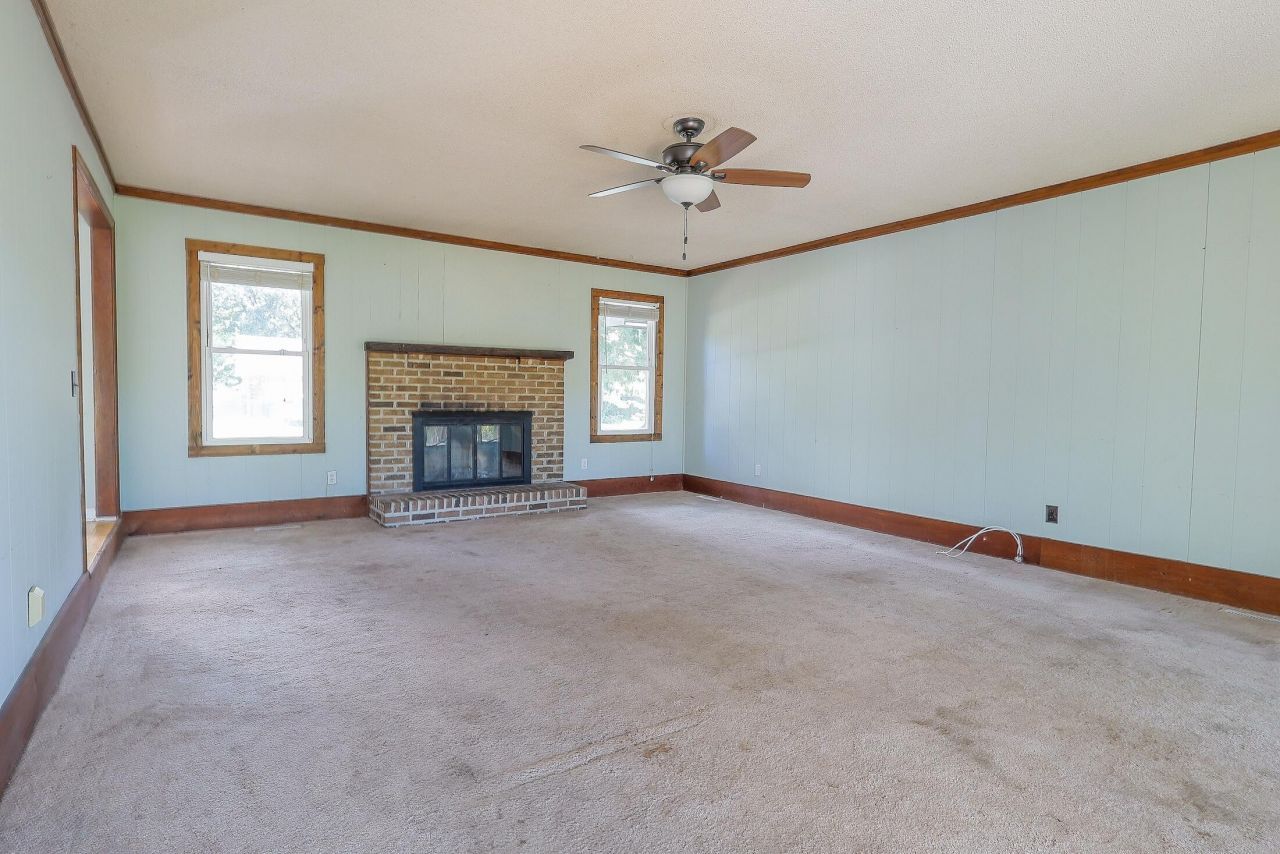 743 Longbranch Drive Photo 5