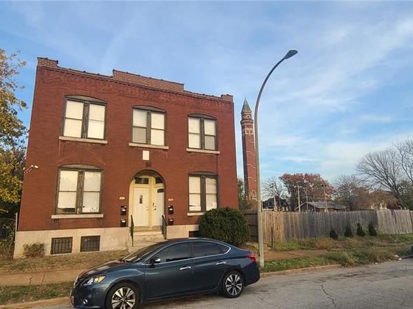 4512 N 19th Street, St Louis, MO 63107