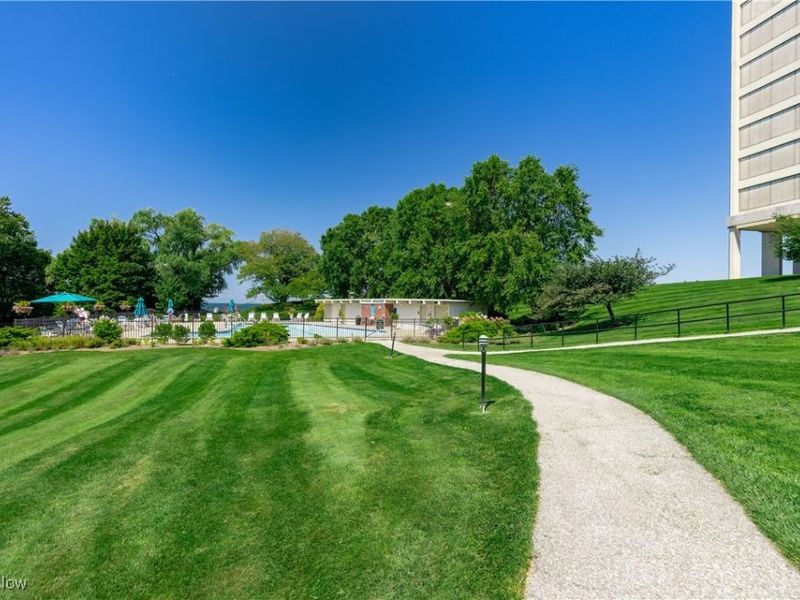 1 Bratenahl Place, Unit 901, Bratenahl, OH 44108 Photo 8