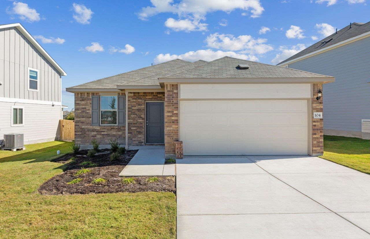 104 Hatari Trl, Jarrell, TX 76537 Main Photo