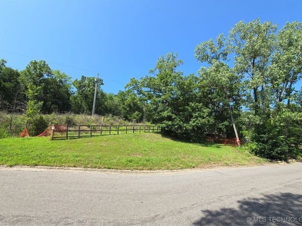 1274 Sleepy Hollow Drive, Catoosa, OK 74015