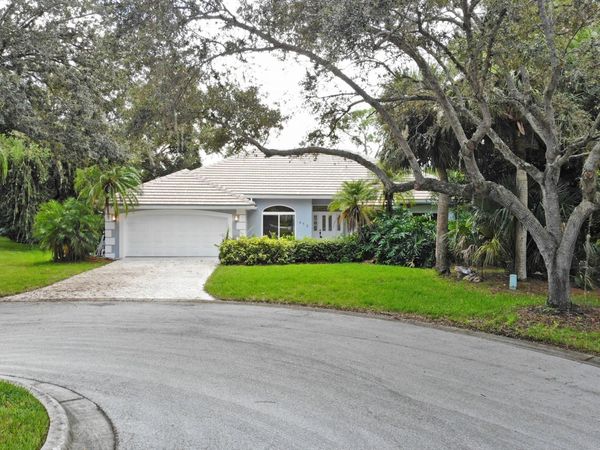 470 SW Sanctuary Place, Port Saint Lucie, FL 34986