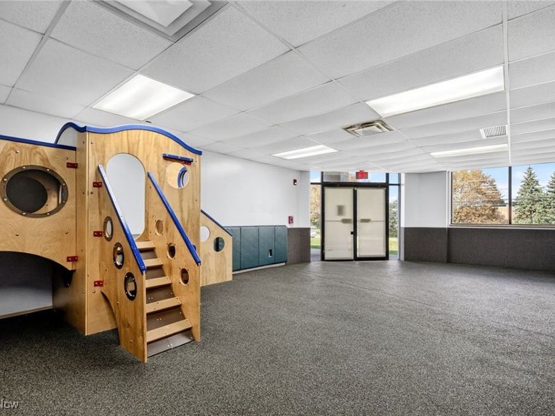 852 Highland Road E, Macedonia, OH 44056 Photo 21