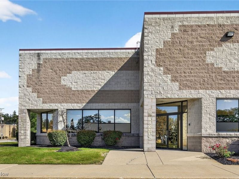 852 Highland Road E, Macedonia, OH 44056 Photo 3