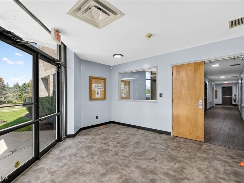 852 Highland Road E, Macedonia, OH 44056 Photo 5