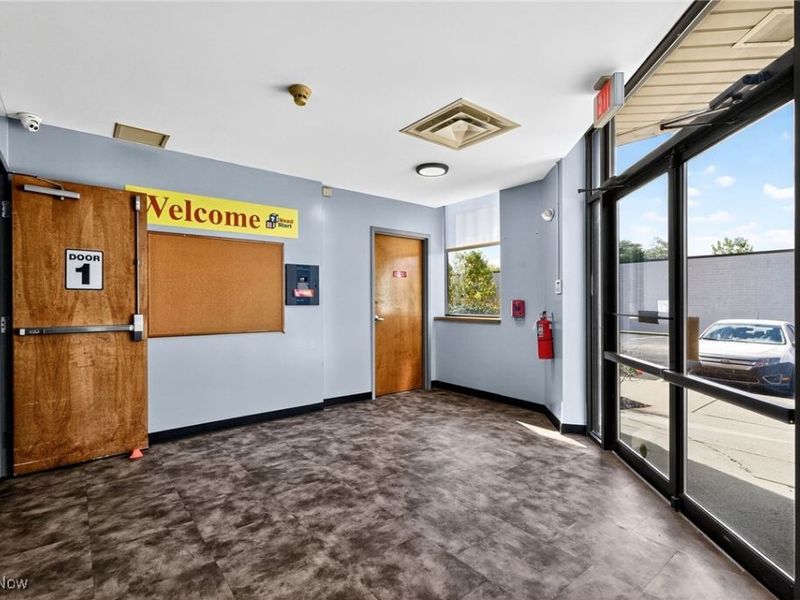 852 Highland Road E, Macedonia, OH 44056 Photo 6