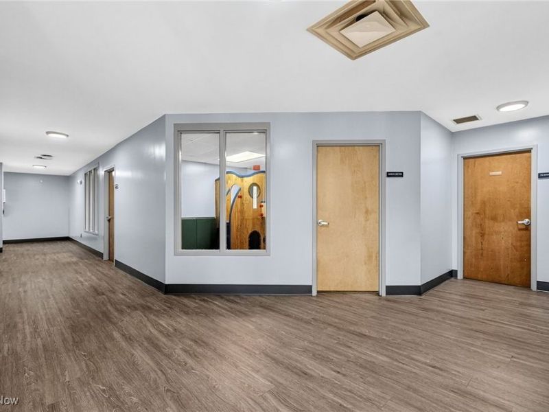 852 Highland Road E, Macedonia, OH 44056 Photo 7